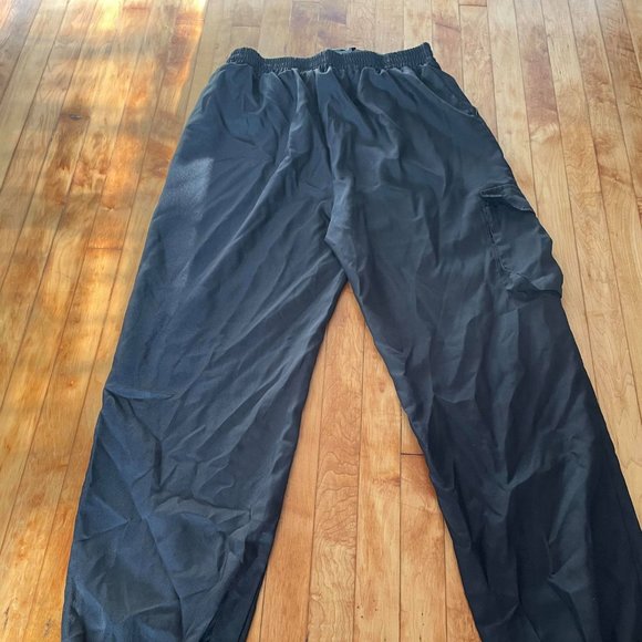 black pants - Picture 3 of 3